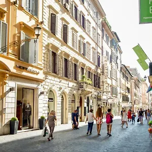 https://frattina-luxury-house.it-romehotels.com